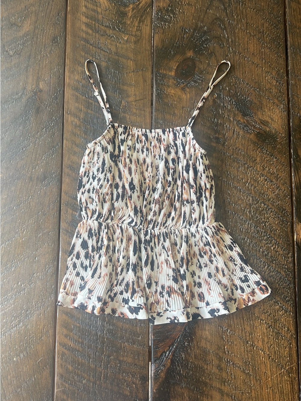 Buckle Cream Pleated Spaghetti Strap Printed Peplum Camisole